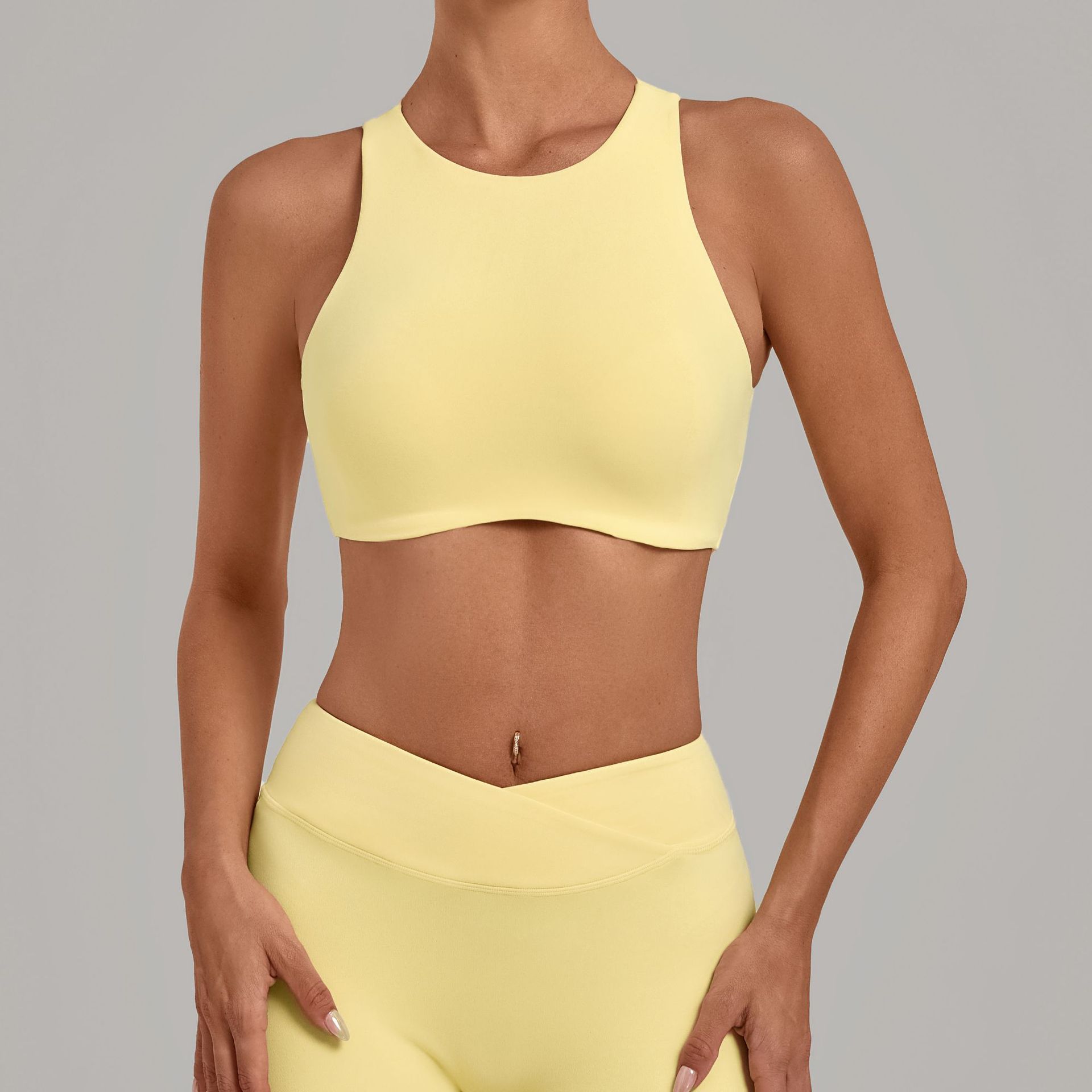 Top esportivo feminino de gola - Sports Equipment Logo avaliação e preço
